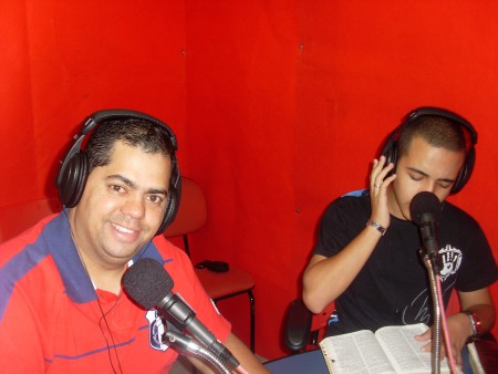 Pr. Aparecido Rufino e Miss. Lucas Lopes Programa "To ligado na Vitória"